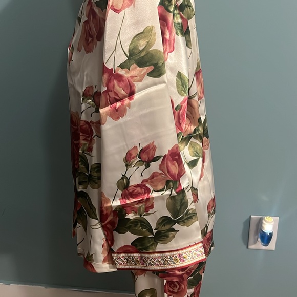 Oscar de la Renta pink label 100% polyester, sleepwear shirt/pants floral print - Picture 6 of 14